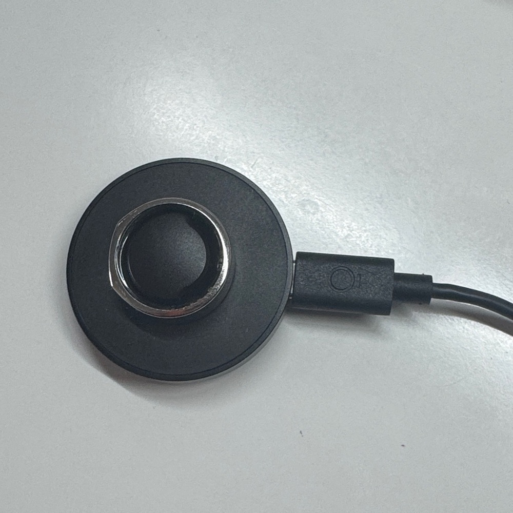 Oura size 9 Silver Wearable Ring with charger